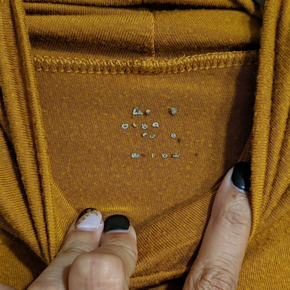 Cowl neck soft long sleeved top - Picture 3 of 3